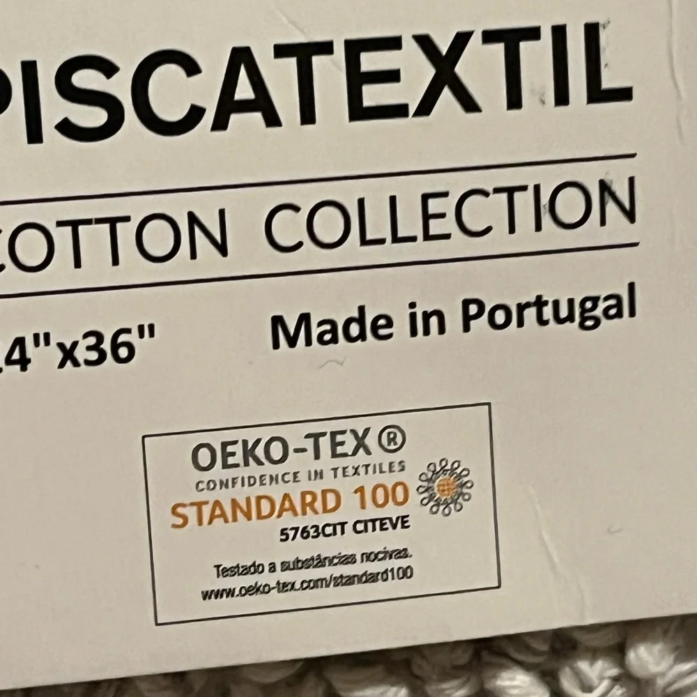 Piscatextil Bath rug Size 24 by 36 inches New